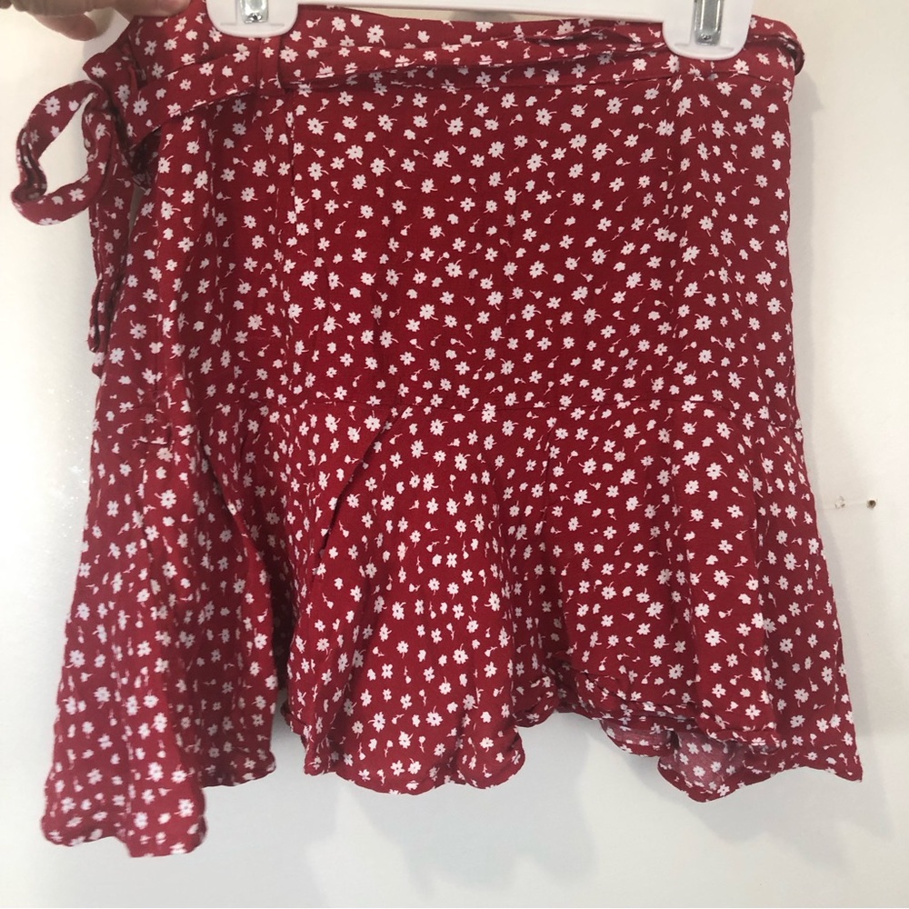 Zara Women’s Red and White Floral Cottagecore Tie Wrap Skort Size Small - Picture 3 of 8
